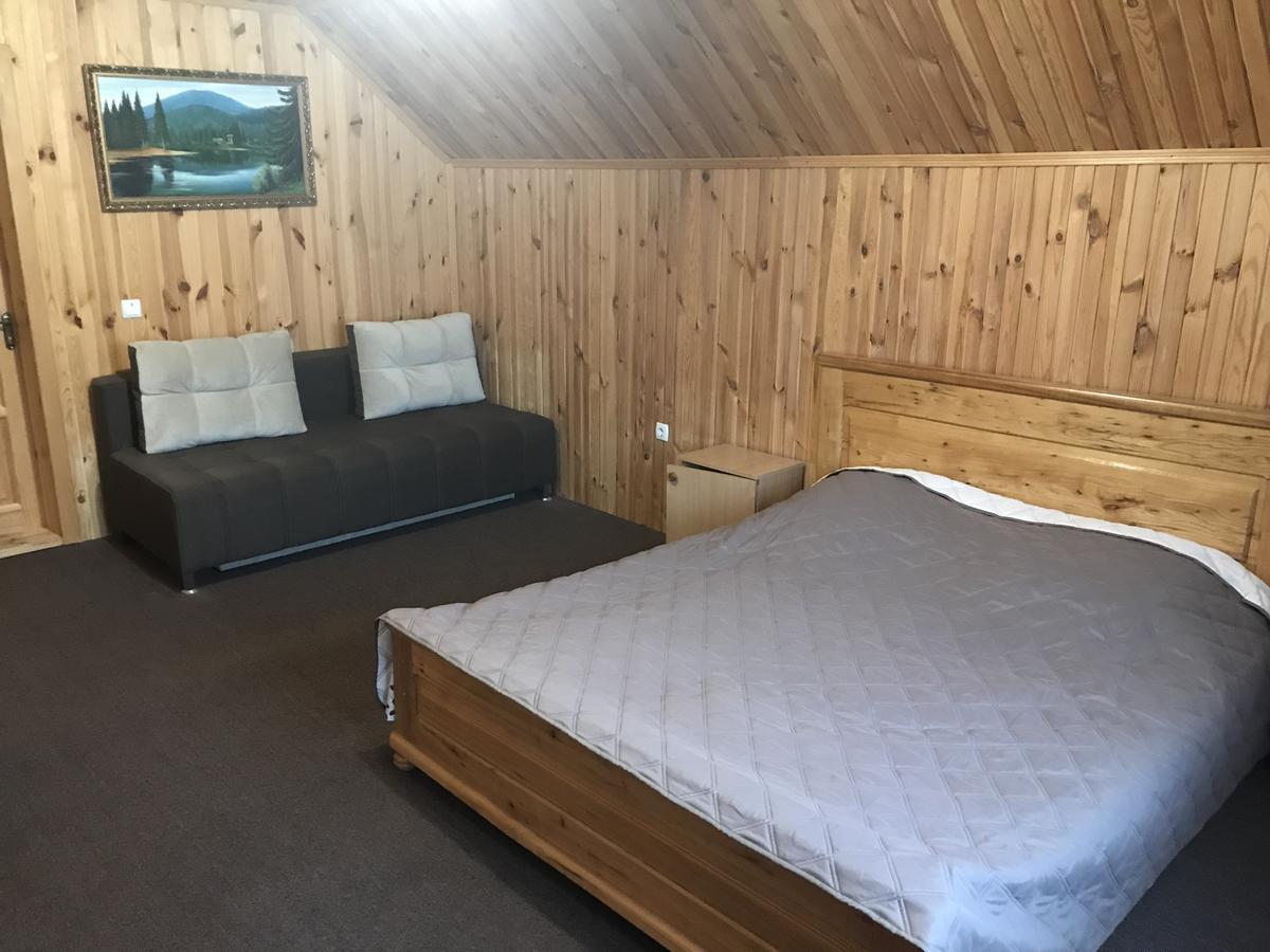 червона калина Private Estate Chervona Kalyna 2*